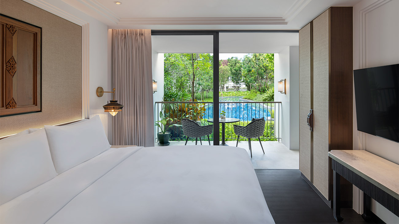 Primary Bedroom, Pool Access